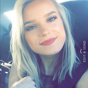 Meet your Posher, Christy